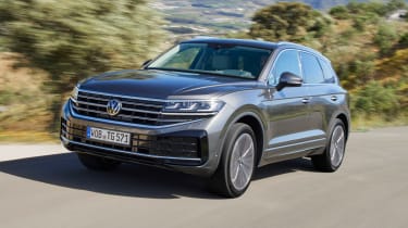 Volkswagen Touareg facelift - front tracking