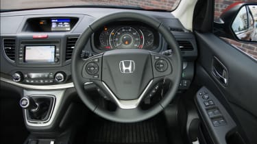 Honda CR-V 2.0-litre petrol 2WD SE interior