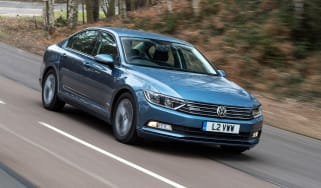 Volkswagen Passat BlueMotion 2016 - front tracking