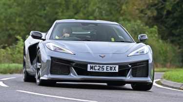 Corvette E-Ray - front action