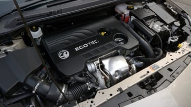 Vauxhall-Cascada-2014-engine