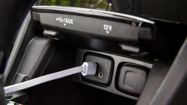 Vauxhall Mokka X 2016 - aux cable