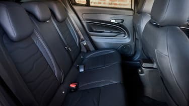 Jeep Avenger e-Hybrid - rear seats
