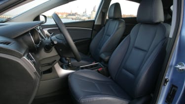 Hyundai i30 front seats