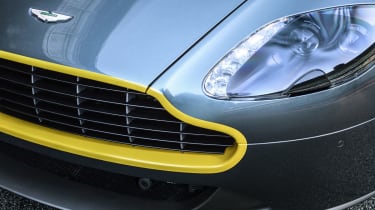 Aston Martin V8 Vantage N430 - grille