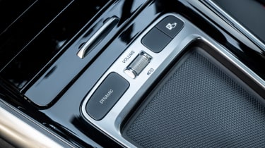 Mercedes GLA facelift - interior detail