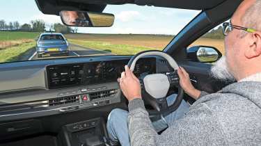 Kia K4 - driving