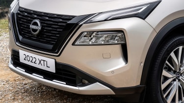 Nissan X-Trail - front detail