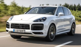 Porsche Cayenne Turbo S E-Hybrid - front tracking