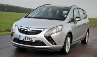 Vauxhall Zafira Tourer front tracking