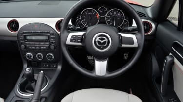 Mazda MX-5 Kuro interior