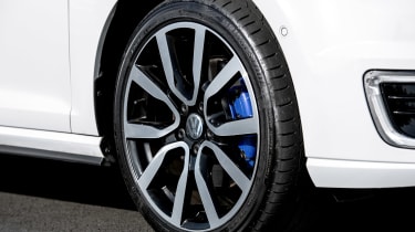 VW Golf GTE hybrid wheel