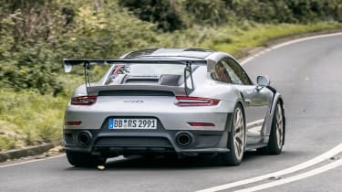 Porsche 911 GT2 RS - rear cornering