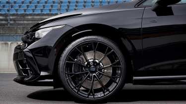 Volkswagen Golf R Black Edition - wheel