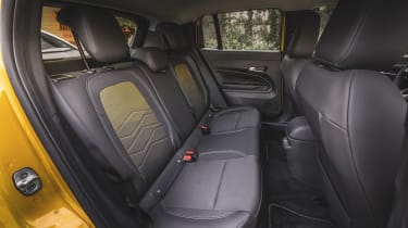 Jeep Avenger - rear seats