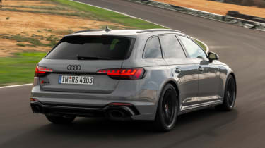 Audi RS 4 Avant Competition - rear tracking