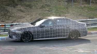 New facelift BMW i7 testing at the Nurburgring - side action