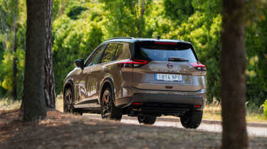 Nissan X-Trail - rear action