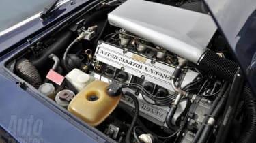 Aston Martin V8 &amp;#038; Volante