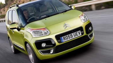 Citroen C3 Picasso front tracking