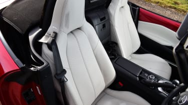 Mazda MX-5 Homura - seats