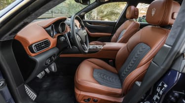 Maserati Levante - front seats