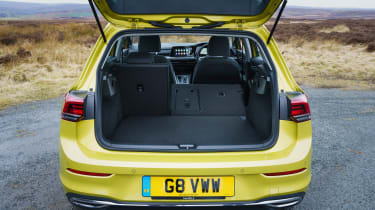 Volkswagen Golf eTSI drive - boot