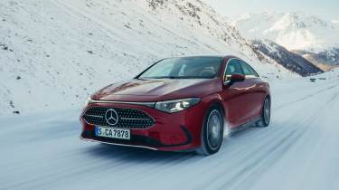 Mercedes CLA 220 Hybrid - front action