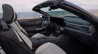 Ford Mustang Dark Horse SC convertible - interior