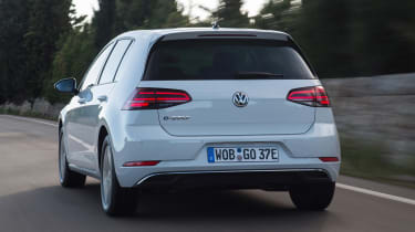 Volkswagen e-Golf - rear tracking