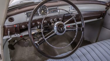 70 years of Mercedes E-Class - 180 Ponton interior