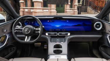 Mercedes C-Class Electric - dash