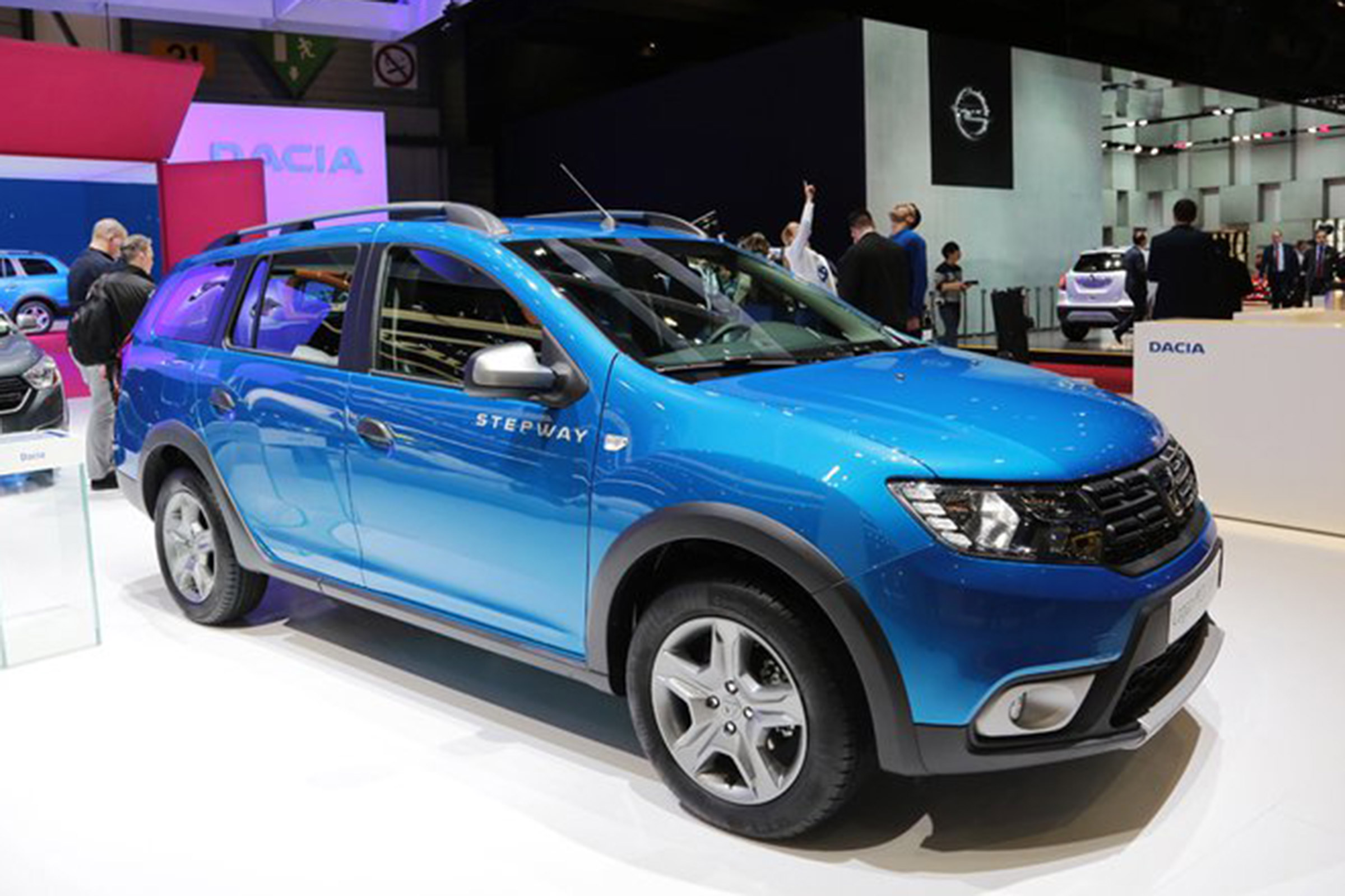 Dacia Logan MCV Stepway priced from £11,495  Auto Express