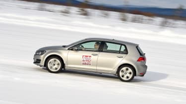 Winter tyre test - snow side