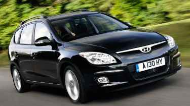 Hyundai i30 Estate front tracking