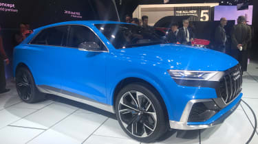 Audi Q8 concept - show front/side