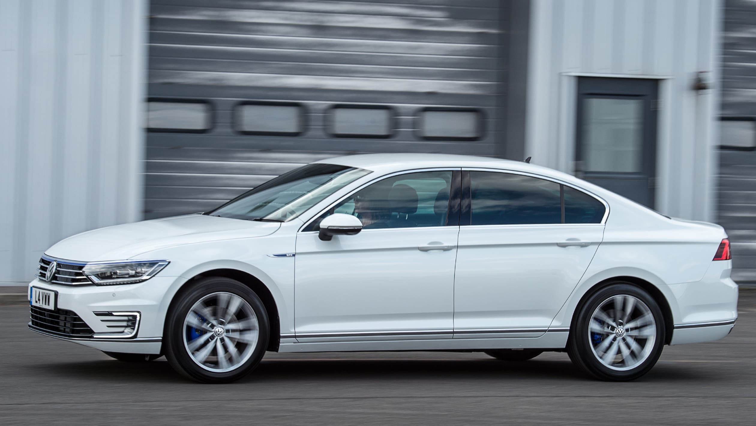 New Volkswagen Passat GTE 2016 UK review pictures Auto Express