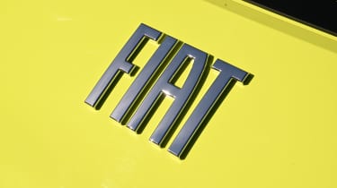 Fiat 500e - Fiat badge