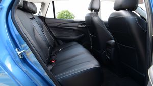 MG 5 EV - rear seats