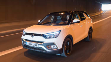 SsangYong Tivoli XLV 2016 - front tracking 2