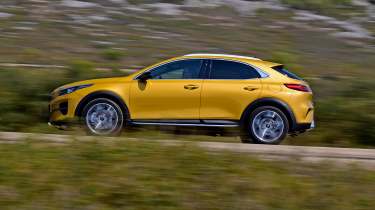 Kia XCeed - side shot