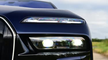 BMW i7 - headlight