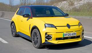 Renault 5 E-Tech Iconic Five - front action