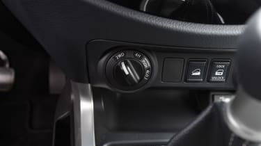 Nissan Navara Visia 2016 - drive dial