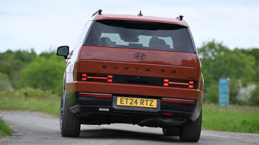 Hyundai Santa Fe - rear cornering 
