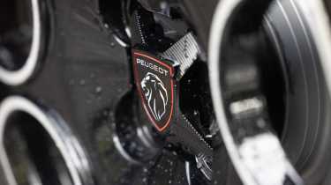 Peugeot 208 GTi - wheel detail