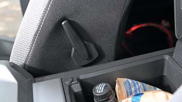Dacia Bigster Journey hybrid 155 - seat adjustment