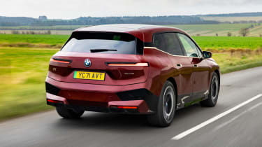 BMW iX xDrive50 - rear tracking
