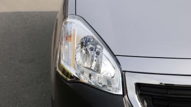 Peugeot Partner Tepee - headlamp
