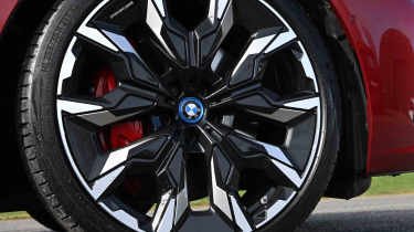 BMW i5 Touring - alloy wheel detail